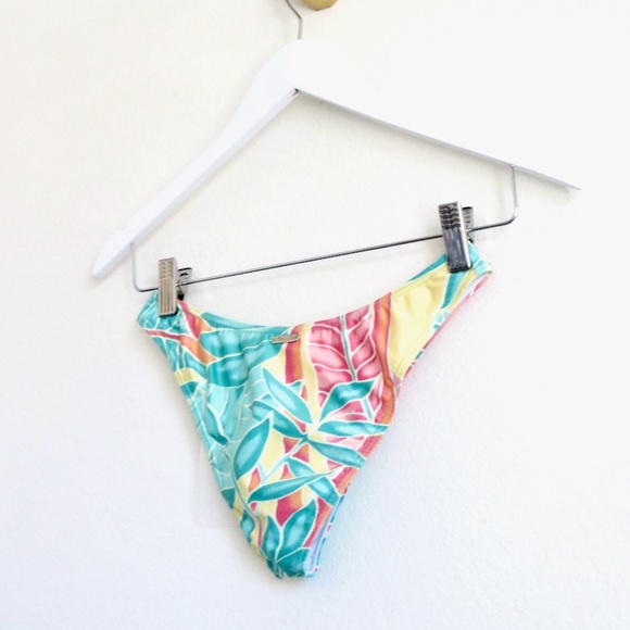 NEW! Kenny Flowers THE TORTOLA Sporty Bikini Bottom Tropical SZ S - Picture 14 of 14